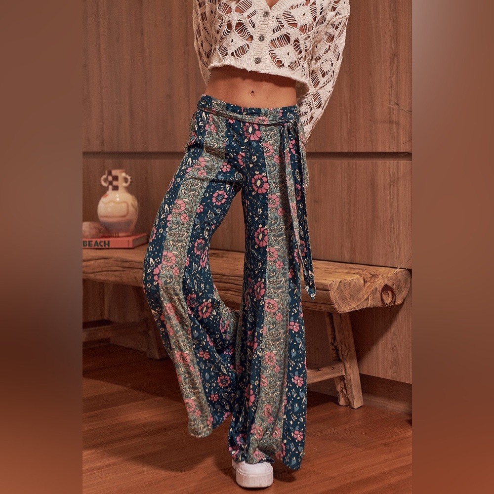 FREE PEOPLE Women’s Bali Sultry Bohemian Flare Pants-Sage Color-Size Small NWT - Picture 14 of 16